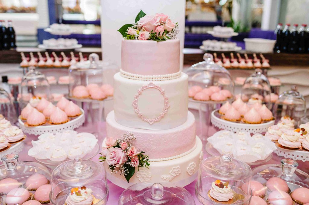 How Custom Cakes In Dubai Enhance Special Occasions